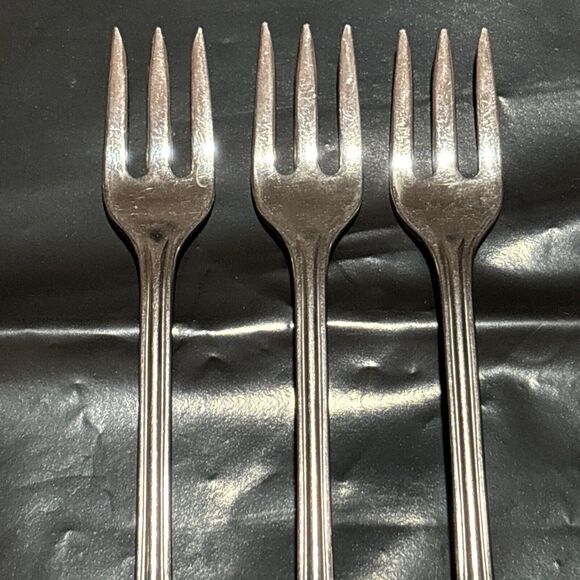 Oneida Ltd Simon L. & George H. Rogers Company Stainless Steel Cocktail Forks - Picture 2 of 7